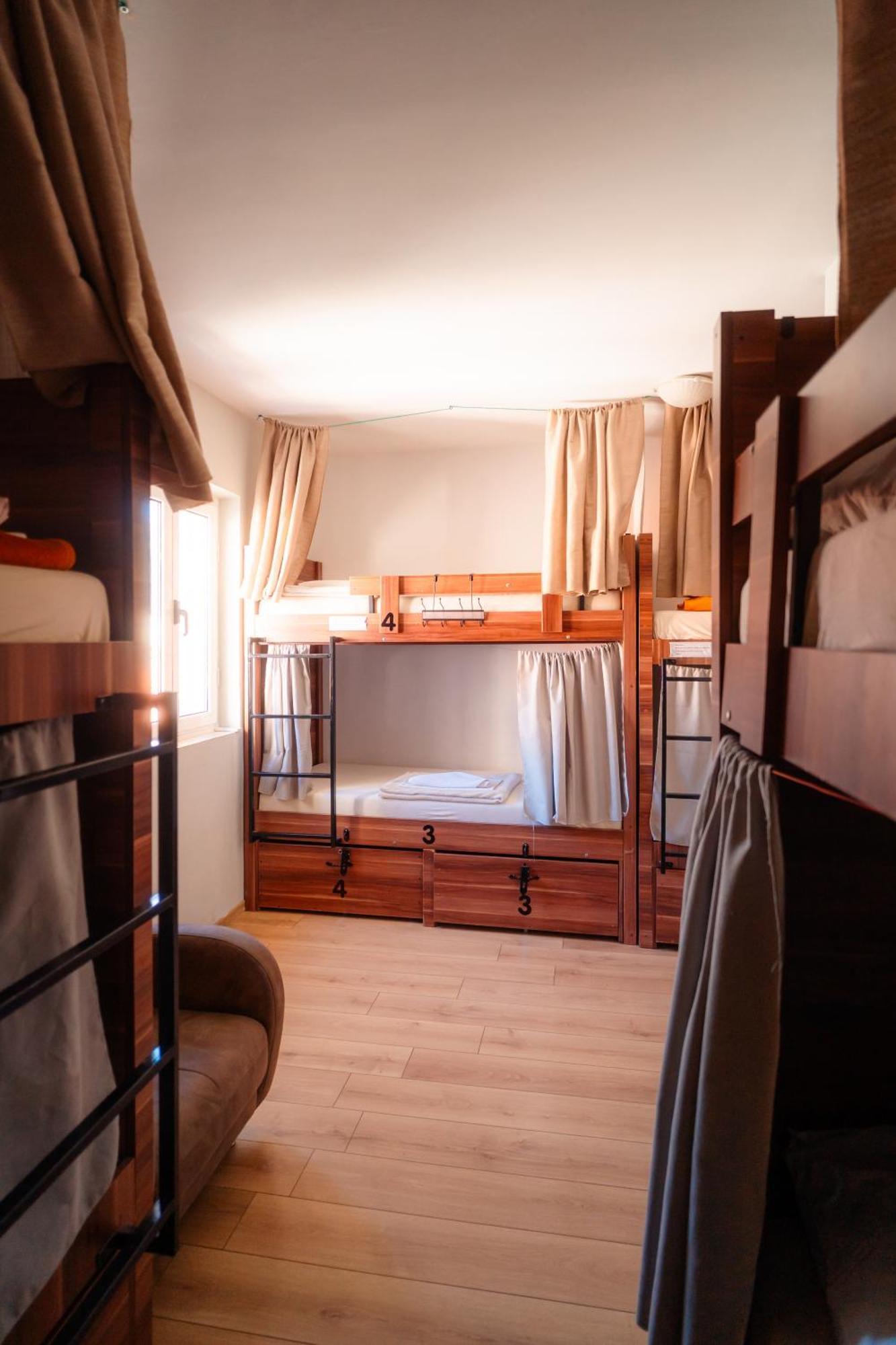 Freedom Hostel ブドヴァ エクステリア 写真