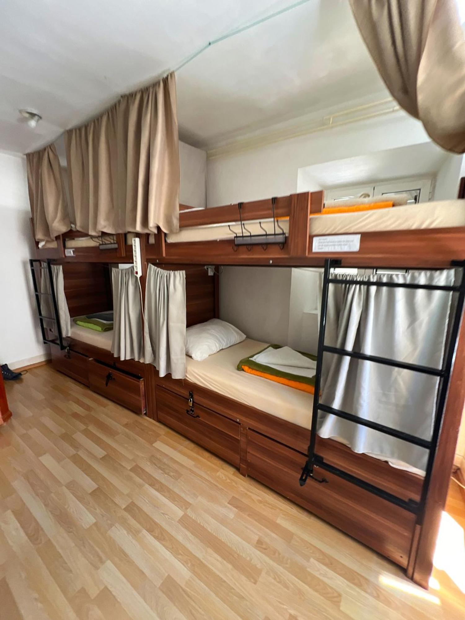 Freedom Hostel ブドヴァ エクステリア 写真